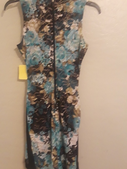 🚫SOLD🚫Beautiful and sexy colorful mini dress - Picture 2 of 2